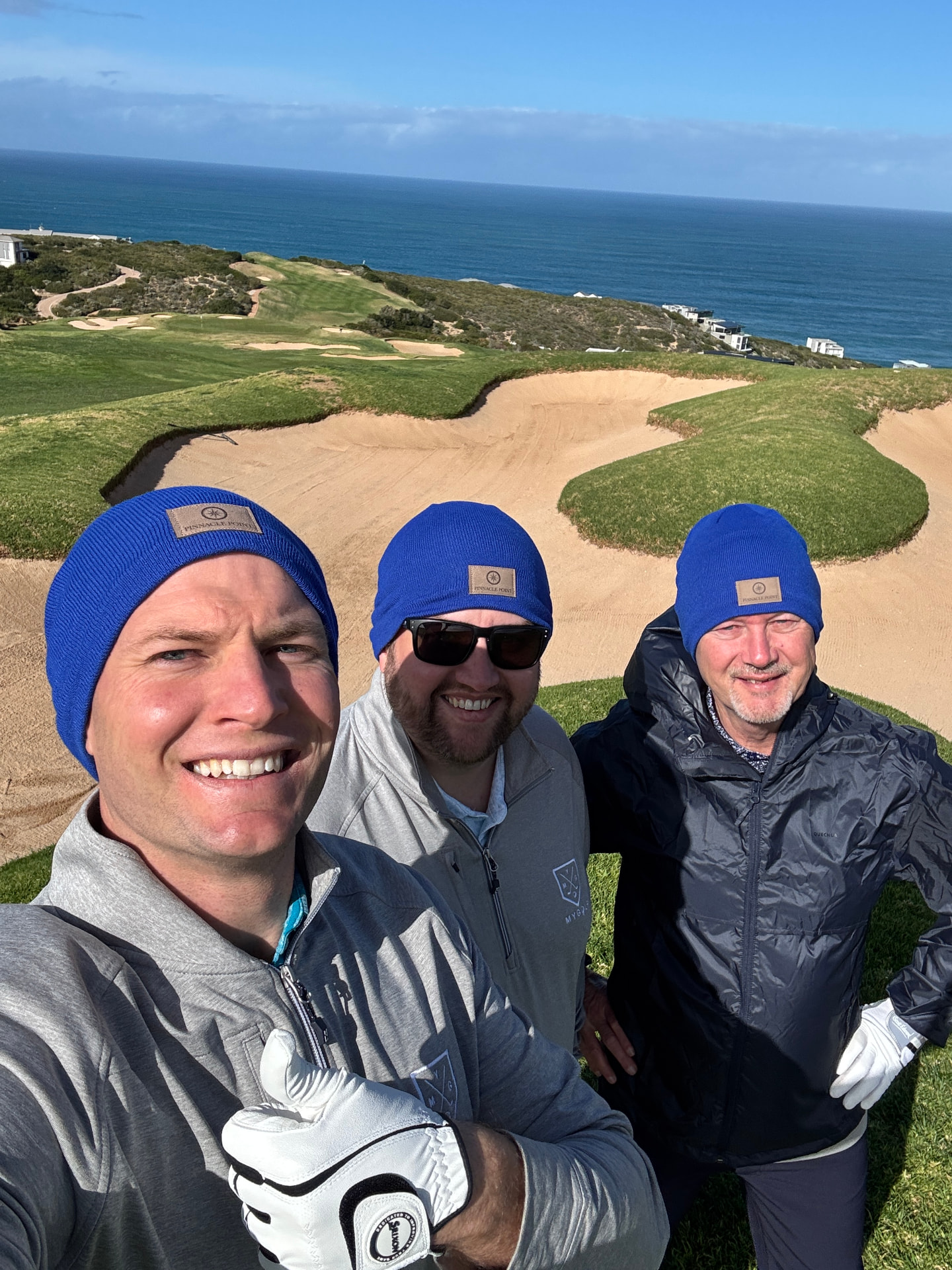 HF golfers above the coastal fairways at Pinnacle Point, South Africa